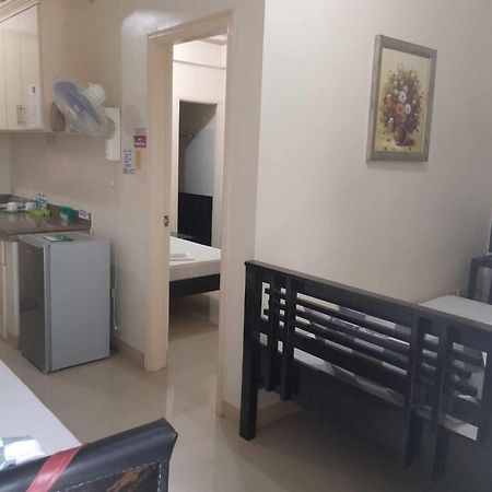 V.F. Riton Apartelle Laoag Kültér fotó