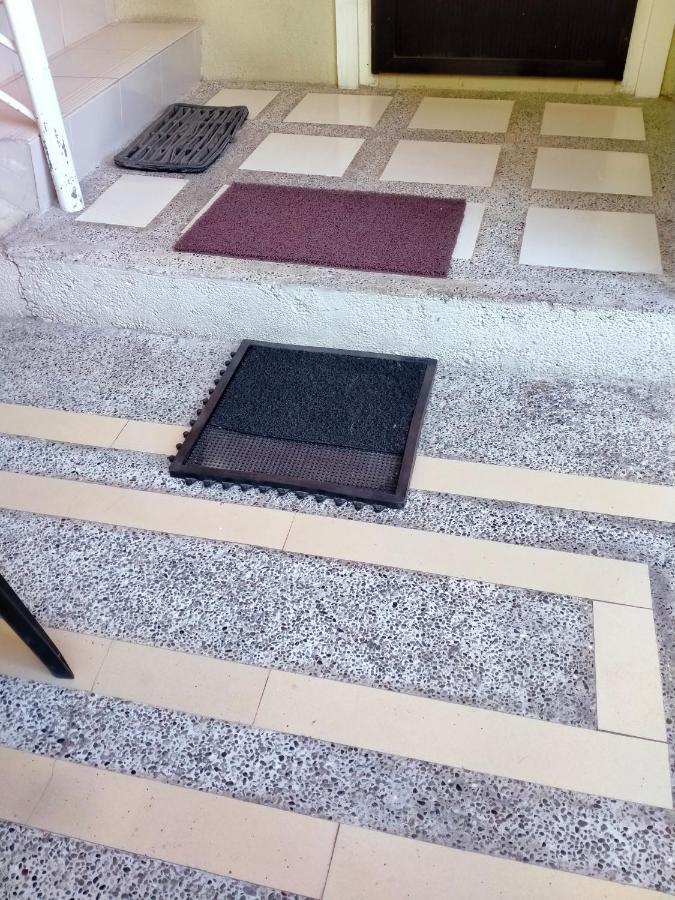 V.F. Riton Apartelle Laoag Kültér fotó