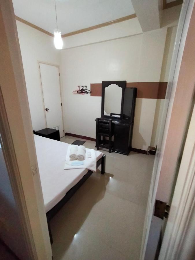 V.F. Riton Apartelle Laoag Kültér fotó