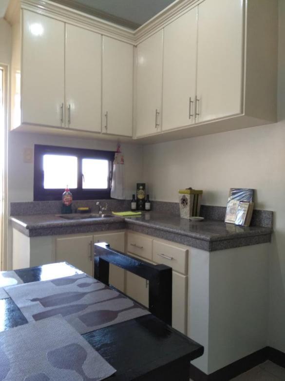 V.F. Riton Apartelle Laoag Kültér fotó