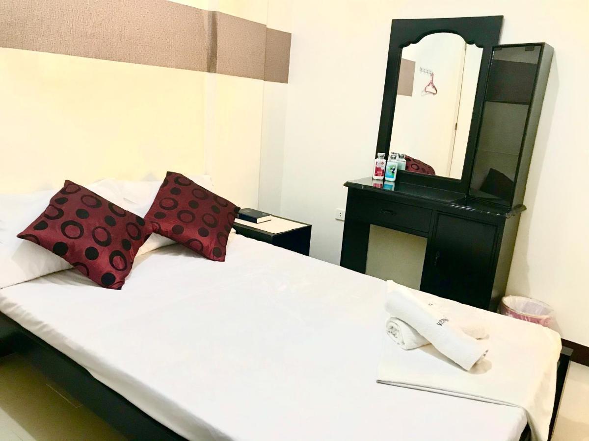 V.F. Riton Apartelle Laoag Kültér fotó